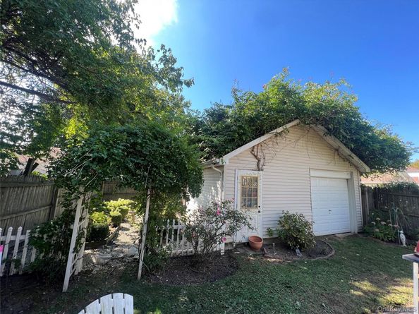 204 Howell Street, Bellmore NY 11710