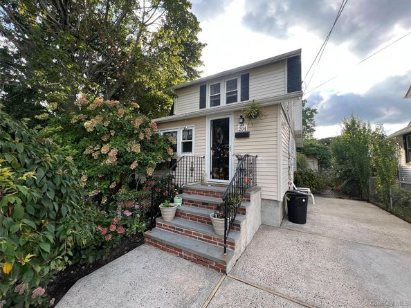 204 Howell Street, Bellmore NY 11710