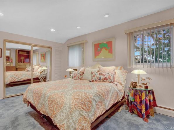 1952 Julian Lane, Merrick NY 11566
