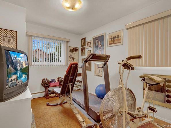 1952 Julian Lane, Merrick NY 11566