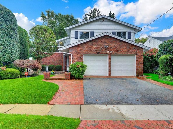 1952 Julian Lane, Merrick NY 11566