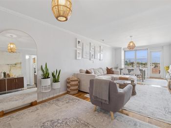 410 E Broadway
