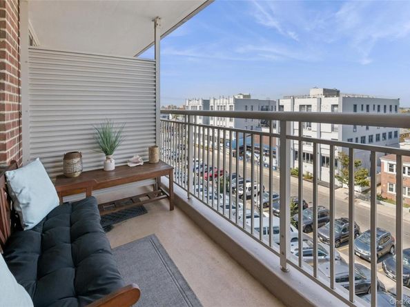 410 E Broadway 5M, Long Beach NY 11561