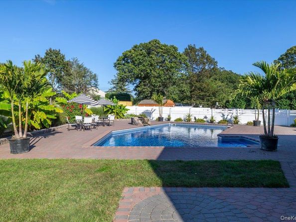895 Sycamore Avenue, Bohemia NY 11716