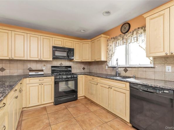 87 Montgomery Avenue, Oceanside NY 11572