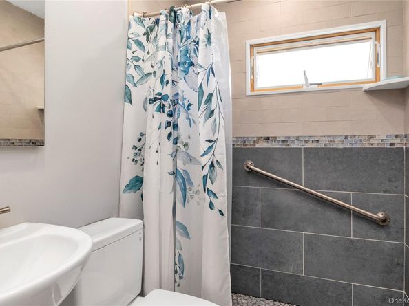 87 Montgomery Avenue, Oceanside NY 11572