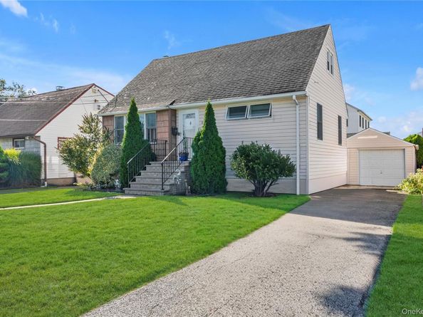 87 Montgomery Avenue, Oceanside NY 11572