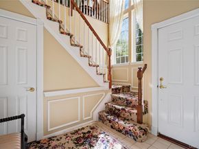 30 Sagamore Drive, Plainview NY 11803