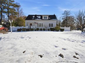 142 Jamaica Avenue, Medford NY 11763