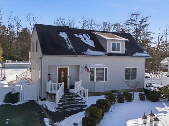 142 Jamaica Avenue, Medford NY 11763