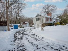 22 Glenview Avenue, Northport NY 11768