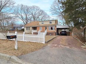 27 Dillmont Drive, Smithtown NY 11787