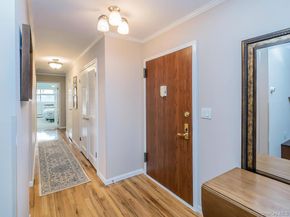 1 Toms Point Lane 6 i, Port Washington NY 11050