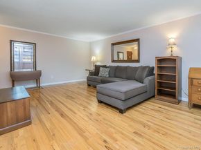 1 Toms Point Lane 6 i, Port Washington NY 11050