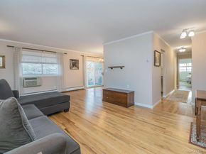 1 Toms Point Lane 6 i, Port Washington NY 11050