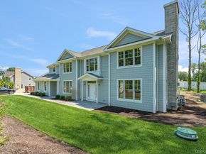 48 Plainview Road, Woodbury NY 11797