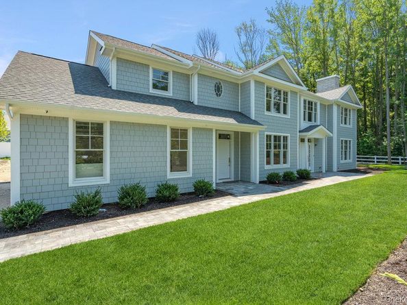 48 Plainview Road, Woodbury NY 11797