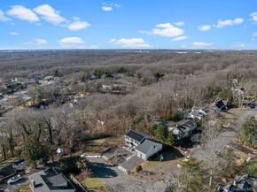 1 Lange Court, Melville NY 11747