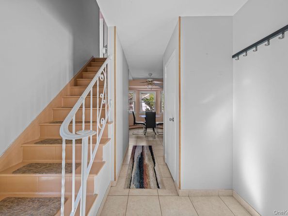 1 Lange Court, Melville NY 11747