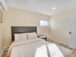 9 Autumn Lane, Hicksville NY 11801