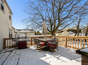 5 Scherer Street, Bethpage NY 11714