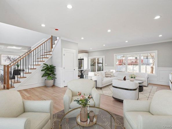 45 Bond Lane, Hicksville NY 11801
