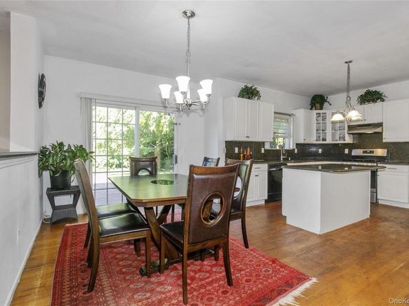 5 Naomi Court, Melville NY 11747