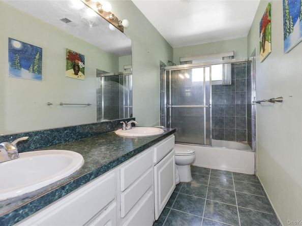5 Naomi Court, Melville NY 11747