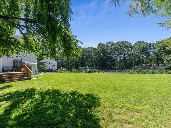 5 Naomi Court, Melville NY 11747