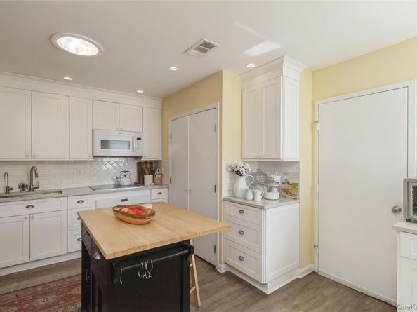 155 Knolls Drive 155, Stony Brook NY 11790