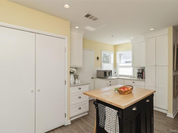 155 Knolls Drive 155, Stony Brook NY 11790