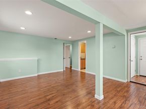 10 Pine Place, Lindenhurst NY 11757