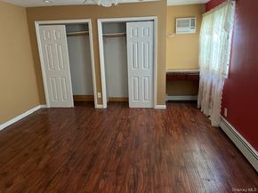 10 Pine Place, Lindenhurst NY 11757