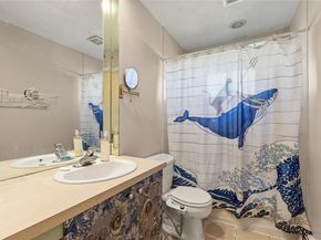 10 Pine Place, Lindenhurst NY 11757