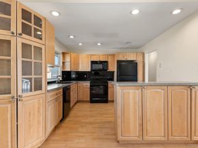 10 Pine Place, Lindenhurst NY 11757