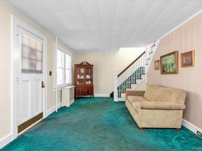 21 Carter Court, Lynbrook NY 11563