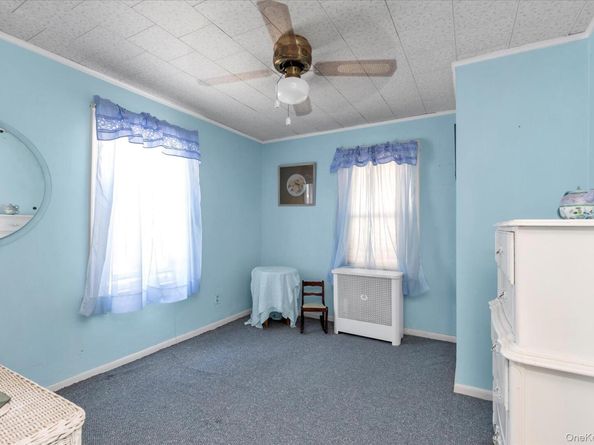 21 Carter Court, Lynbrook NY 11563