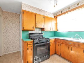 21 Carter Court, Lynbrook NY 11563