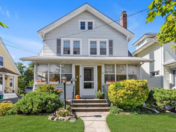 21 Carter Court, Lynbrook NY 11563