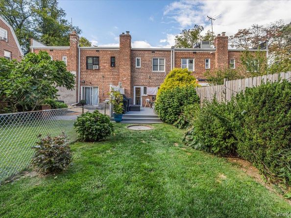 15824 Powells Cove Boulevard, Beechhurst NY 11357
