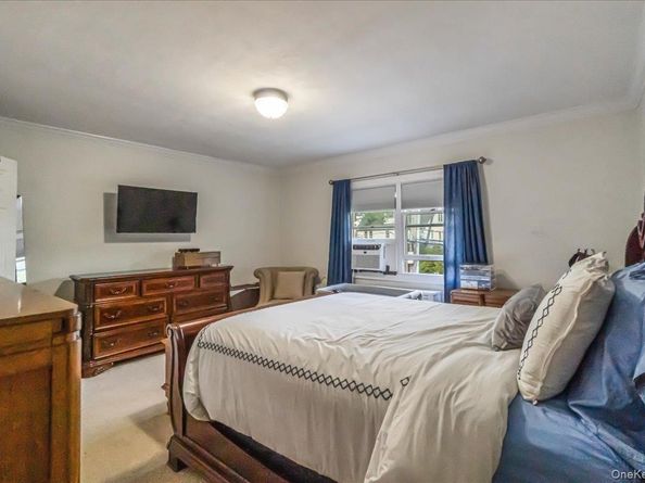 15824 Powells Cove Boulevard, Beechhurst NY 11357