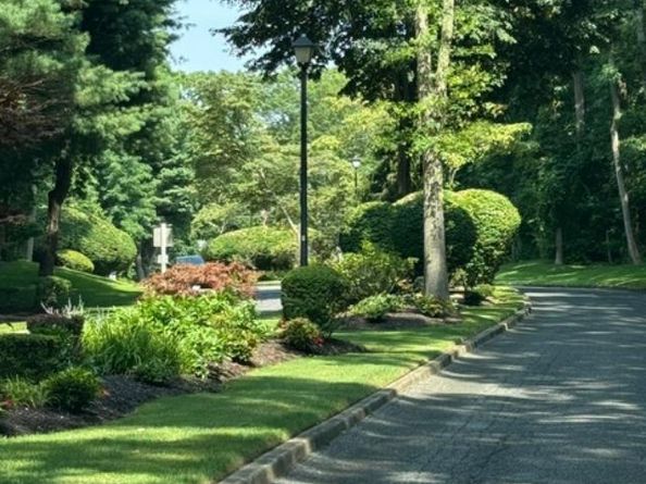 33 Huntingdale Way, Middle Island NY 11953