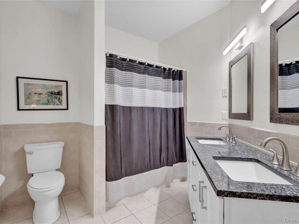 705 Narragansett Villas Drive, Lindenhurst NY 11757