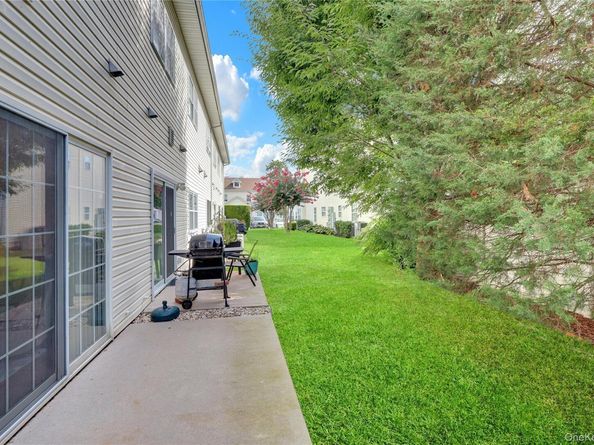 705 Narragansett Villas Drive, Lindenhurst NY 11757