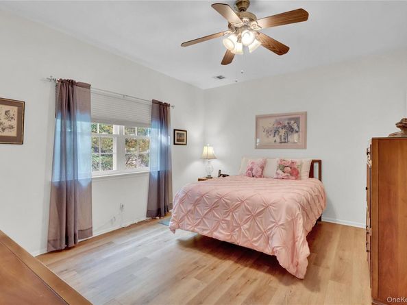 705 Narragansett Villas Drive, Lindenhurst NY 11757