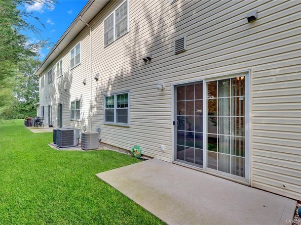 705 Narragansett Villas Drive, Lindenhurst NY 11757