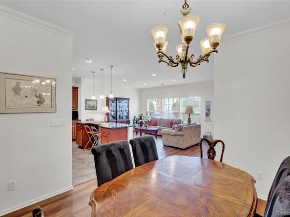 705 Narragansett Villas Drive, Lindenhurst NY 11757