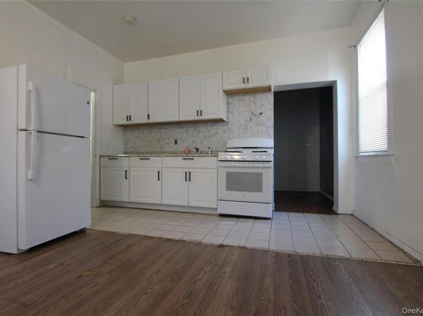 60-30 53rd Street, Maspeth NY 11378