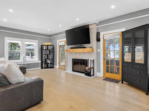 20 Hendrick Avenue, Glen Cove NY 11542