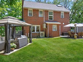 20 Hendrick Avenue, Glen Cove NY 11542